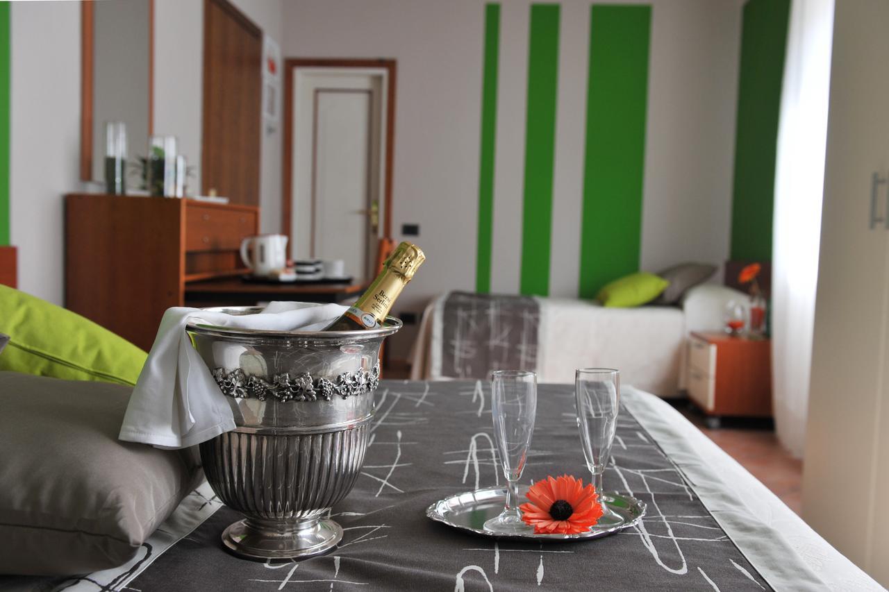 Hotel Bellavista Meuble モンテ・イーゾラ エクステリア 写真