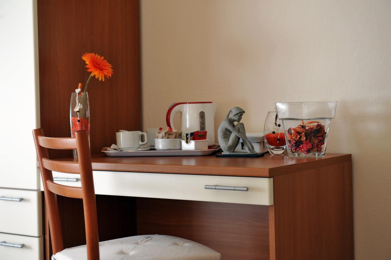 Hotel Bellavista Meuble モンテ・イーゾラ エクステリア 写真